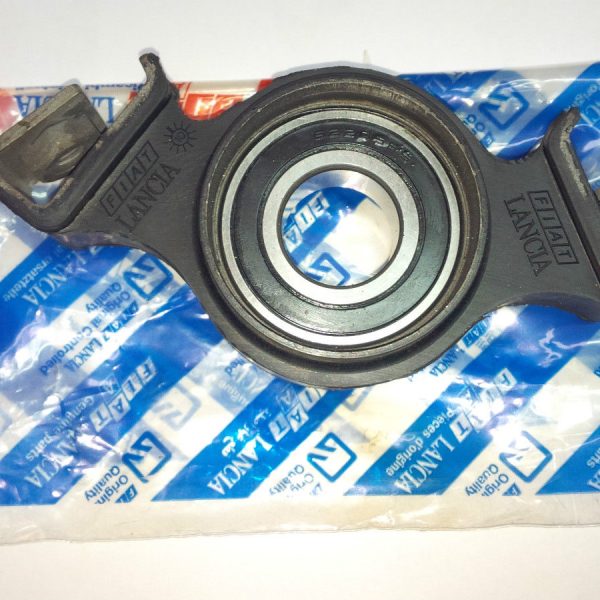 Alternative view of supporto trasmissione fiat panda 141 4x4 originale Fiat